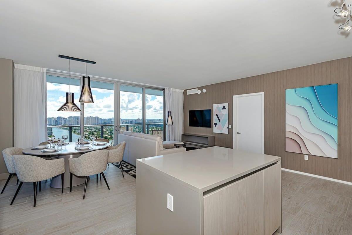 Wrap Around Balcony - Insane Views - Amazing Pools Apartamento Hollywood Exterior foto
