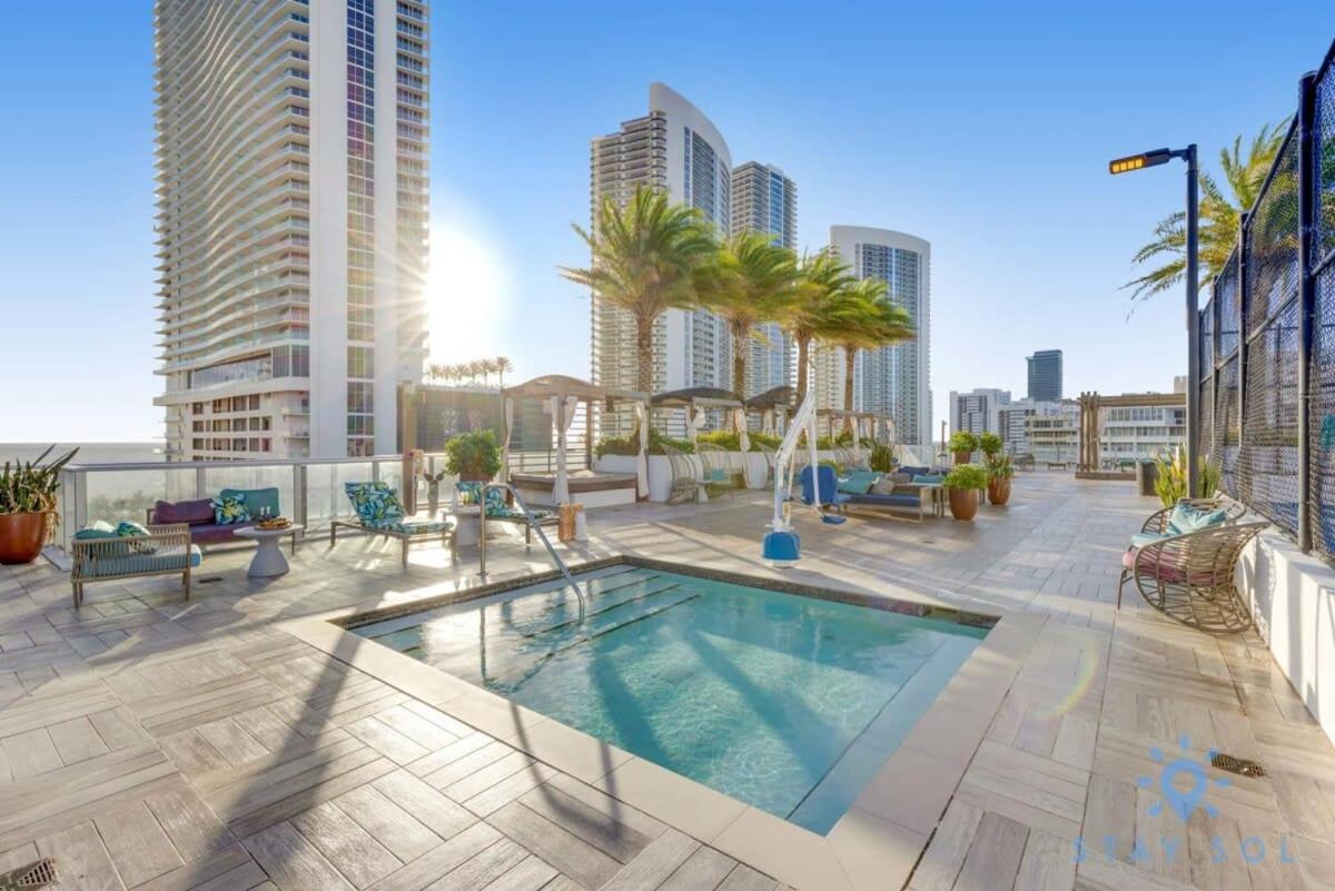 Wrap Around Balcony - Insane Views - Amazing Pools Apartamento Hollywood Exterior foto