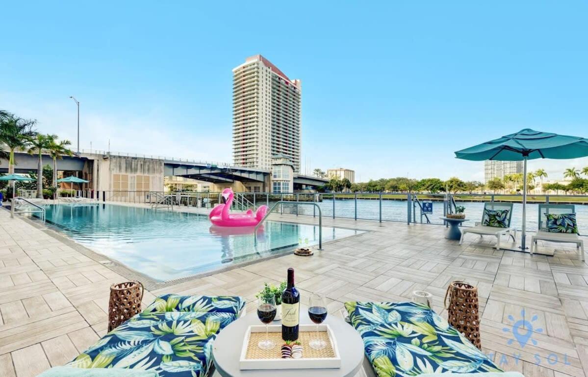Wrap Around Balcony - Insane Views - Amazing Pools Apartamento Hollywood Exterior foto
