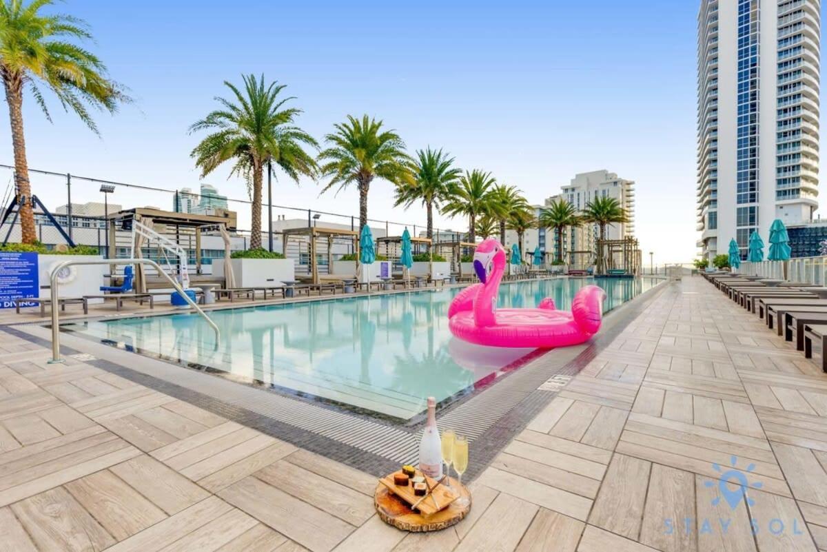 Wrap Around Balcony - Insane Views - Amazing Pools Apartamento Hollywood Exterior foto