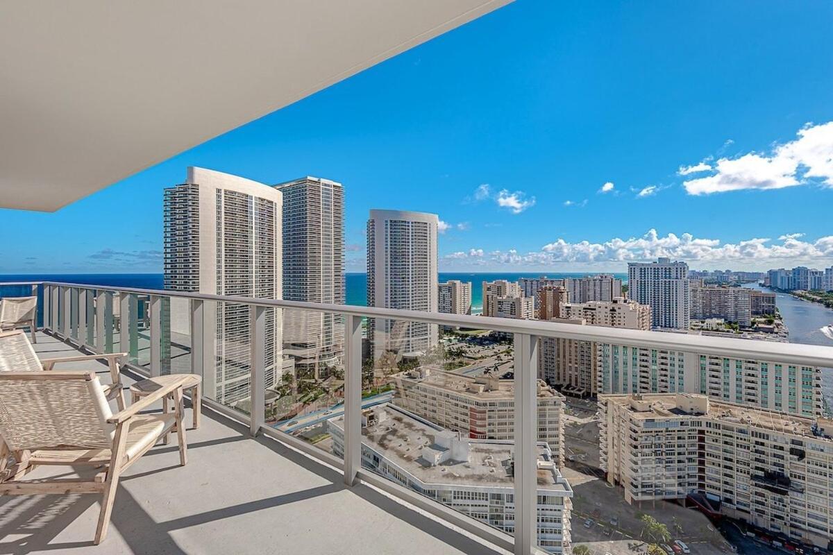 Wrap Around Balcony - Insane Views - Amazing Pools Apartamento Hollywood Exterior foto
