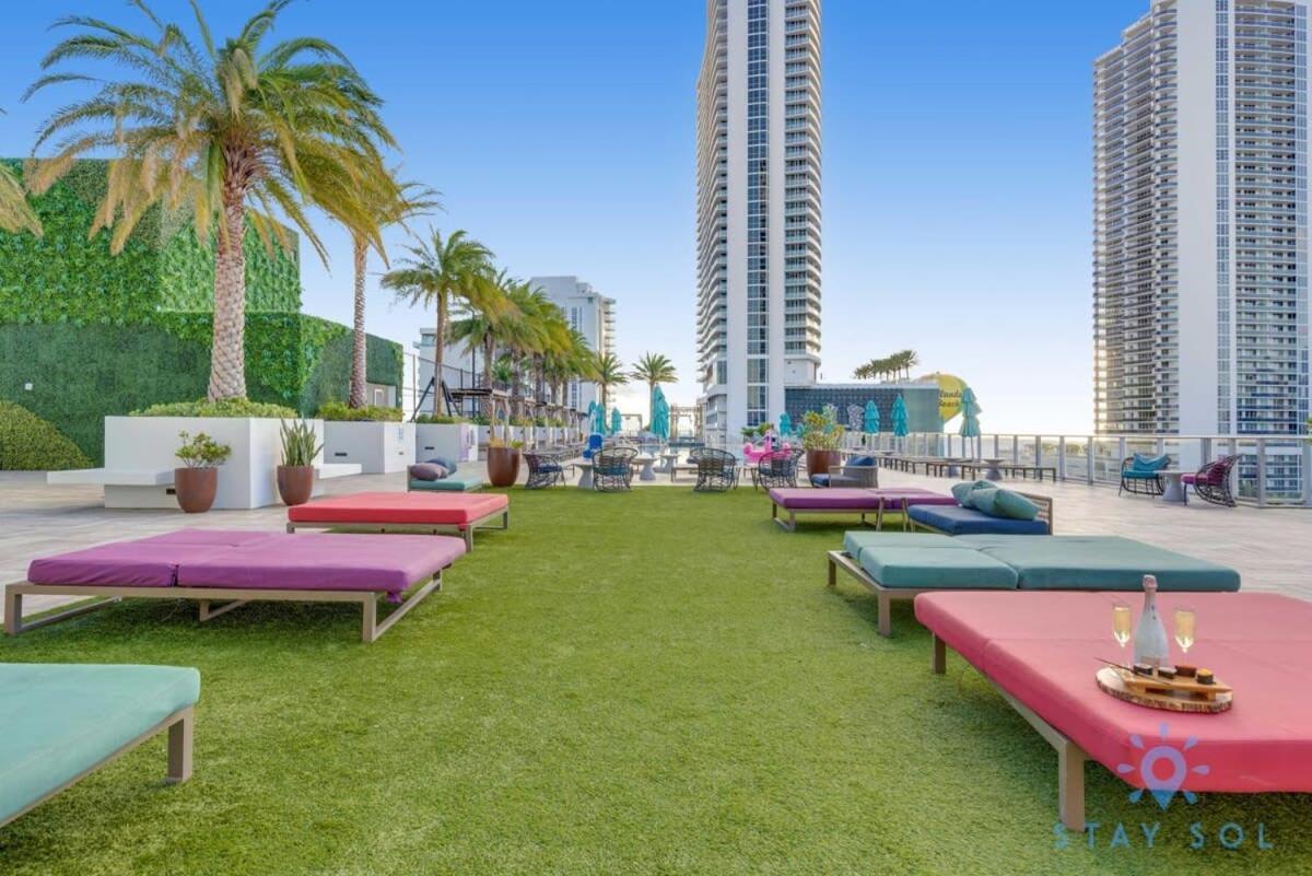 Wrap Around Balcony - Insane Views - Amazing Pools Apartamento Hollywood Exterior foto